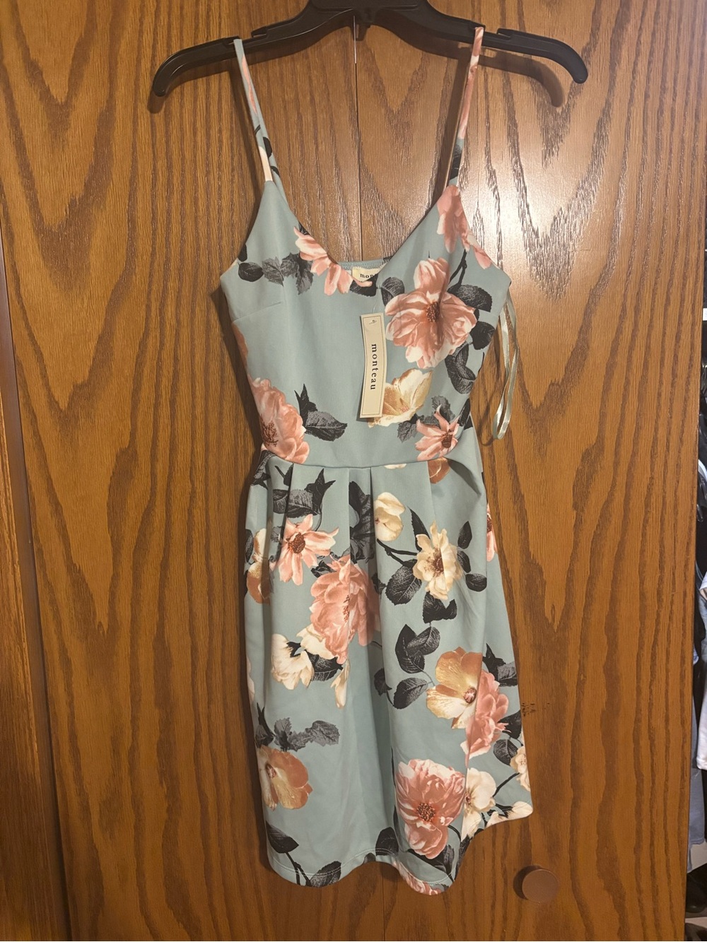 Monteau Sage Green v neck 
Floral Spaghetti-Strap Dress